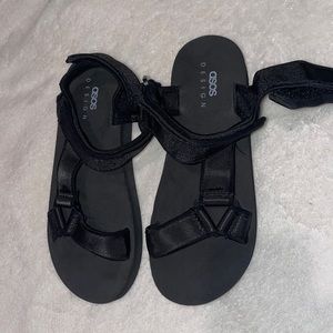 Big kids sandals